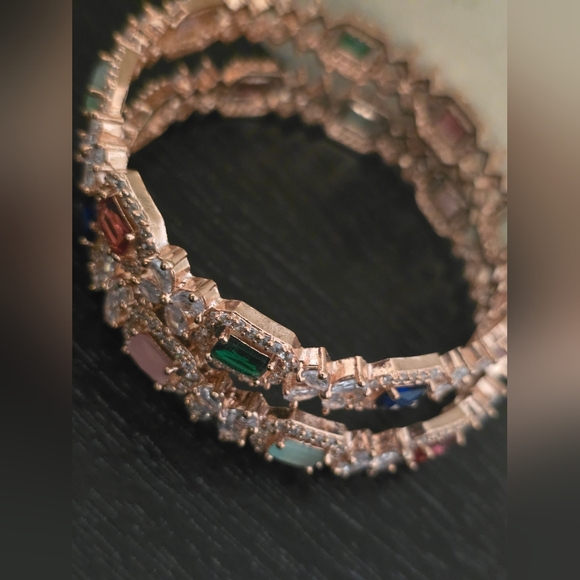 Beautiful crystal bangel size 2.8 NEW - Picture 1 of 4